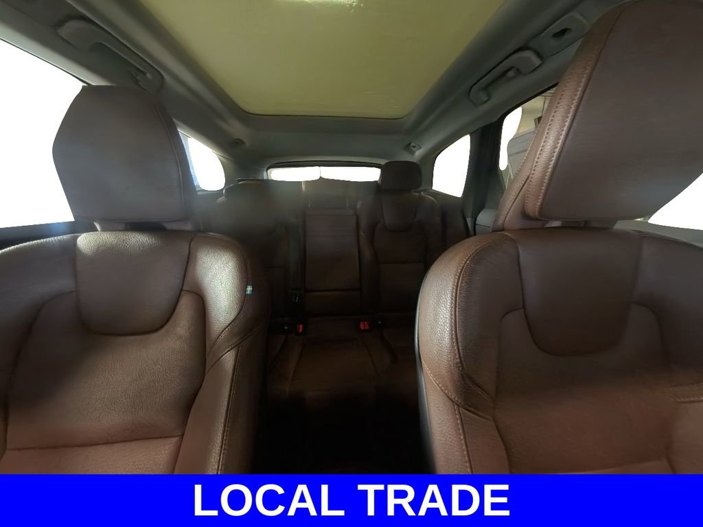 Used 2020 Volvo XC60 T5 Momentum image 25