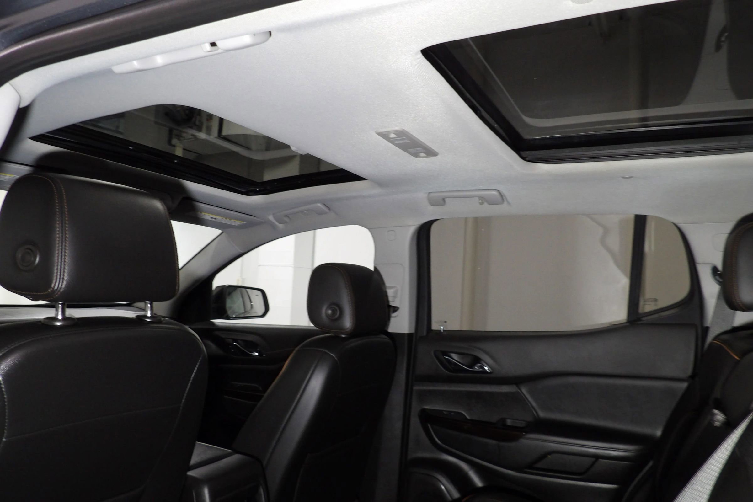 Used 2020 GMC Acadia AT4 w/ Driver Alert Package II AWD/4WD image 15