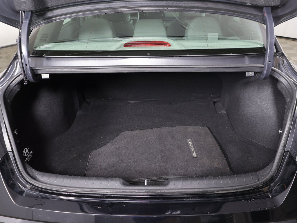 Certified 2025 Hyundai Elantra SE FWD image 15