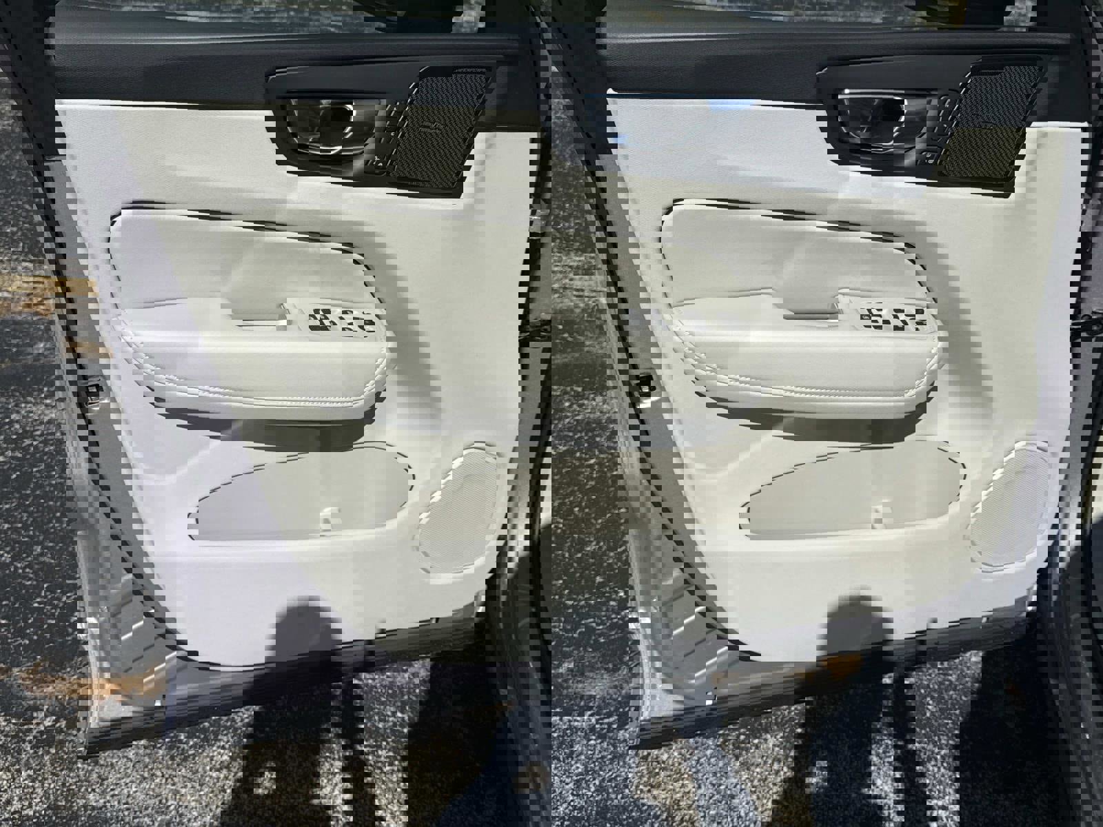 New 2026 Volvo XC60 B5 Ultra w/ Climate Package image 16