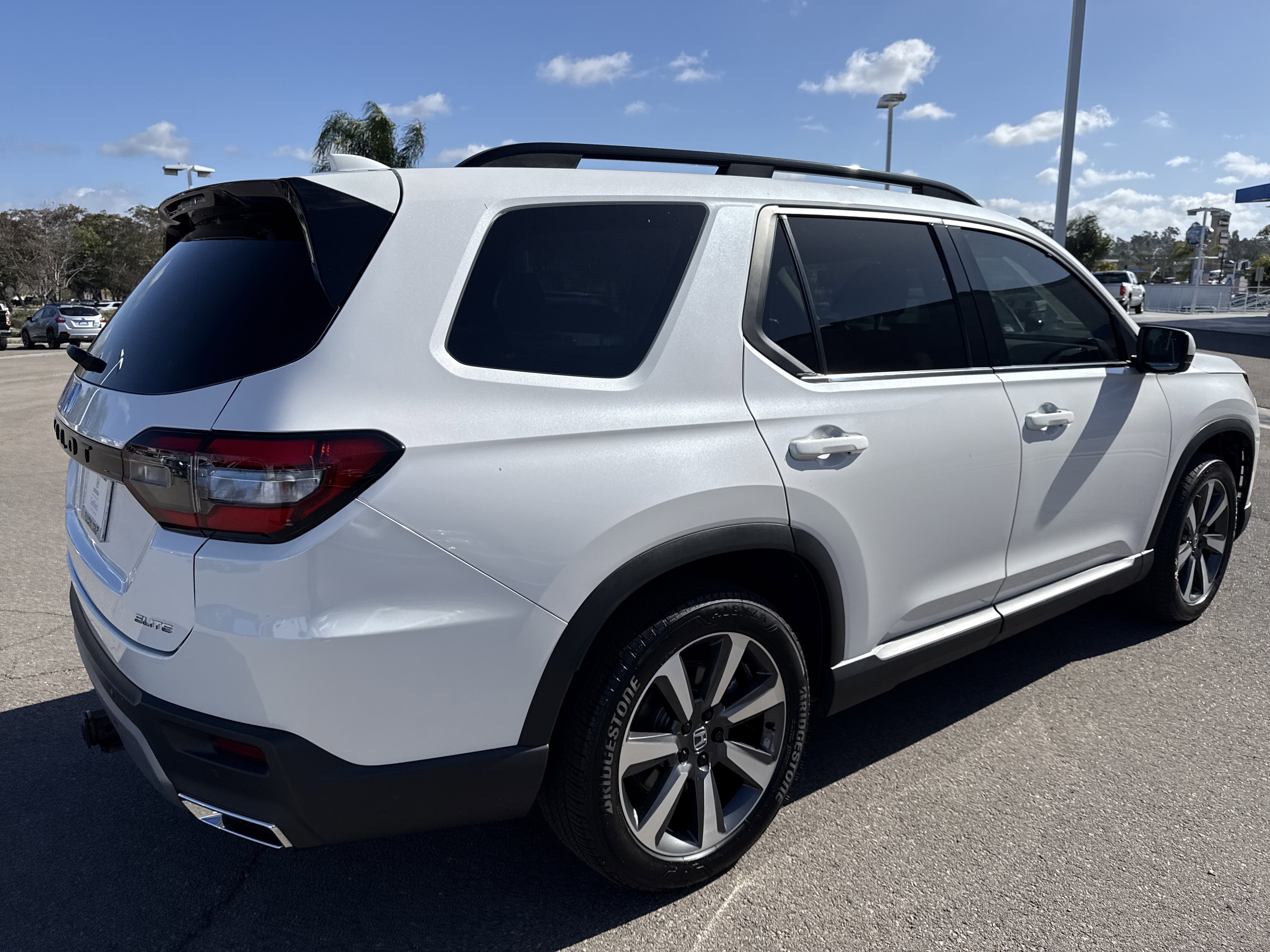 Used 2024 Honda Pilot Elite image 5