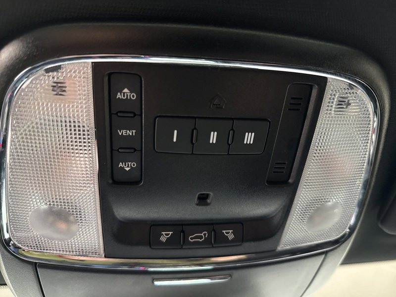 Certified 2020 Dodge Durango R/T w/ Blacktop Package image 40