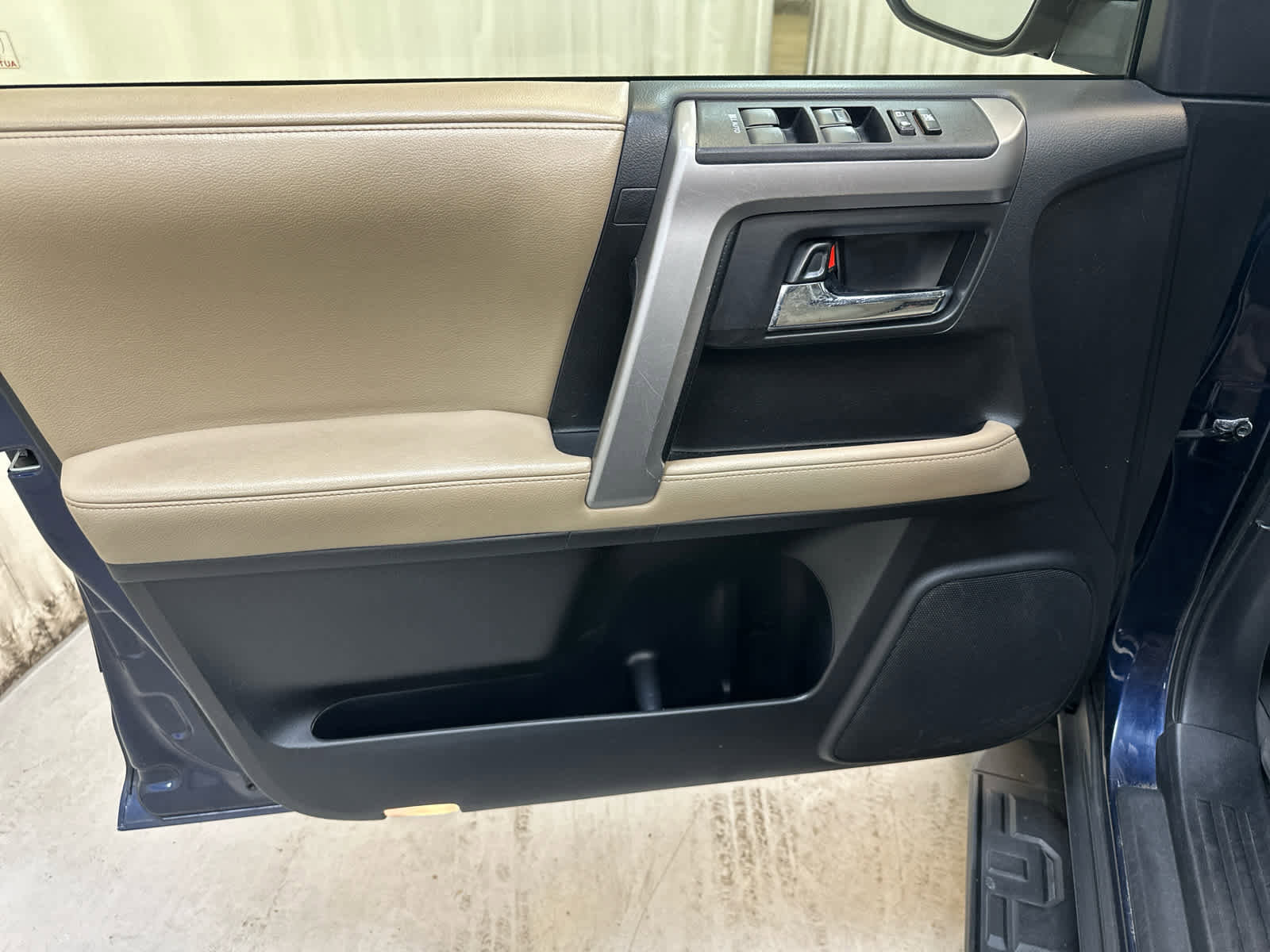 Used 2018 Toyota 4Runner SR5 Premium image 27