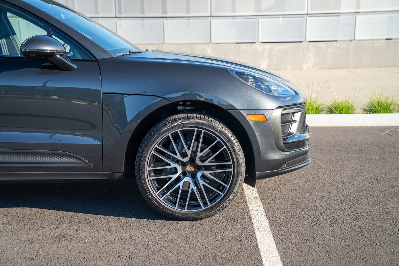 Certified 2026 Porsche Macan AWD/4WD image 9