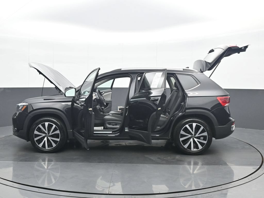 Used 2022 Volkswagen Taos SE AWD/4WD image 37