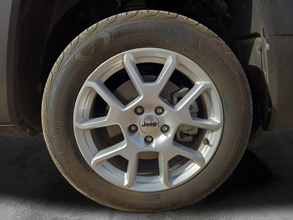 Used 2022 Jeep Renegade Latitude w/ Convenience Group image 38