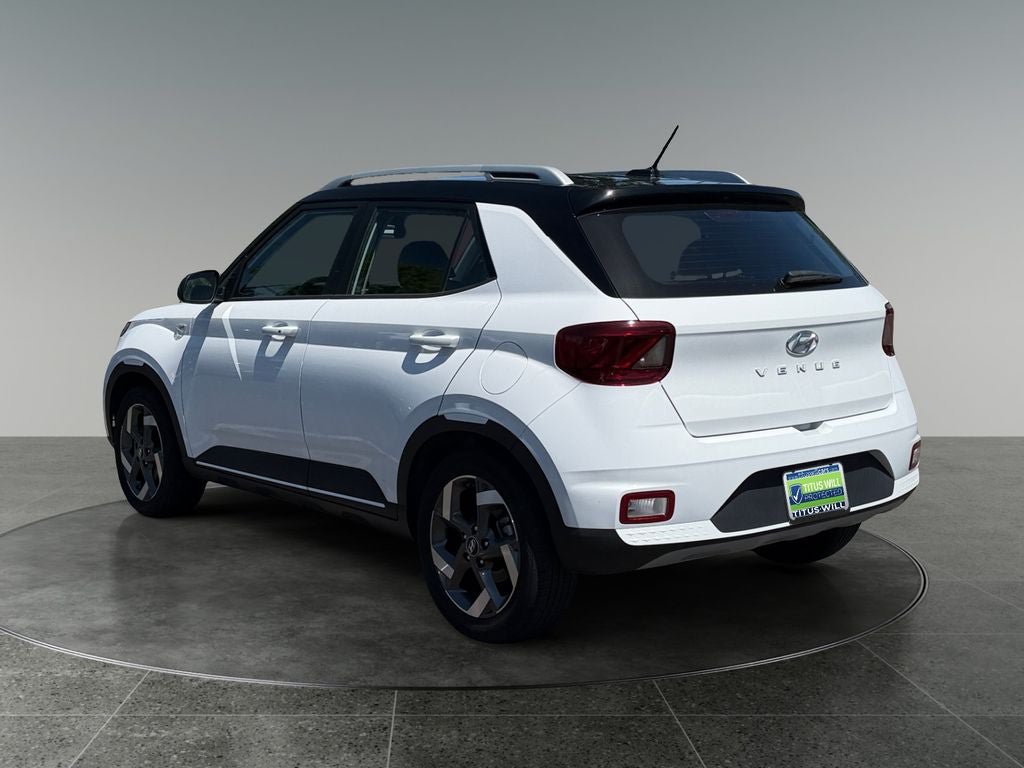 Used 2023 Hyundai Venue Limited FWD image 7