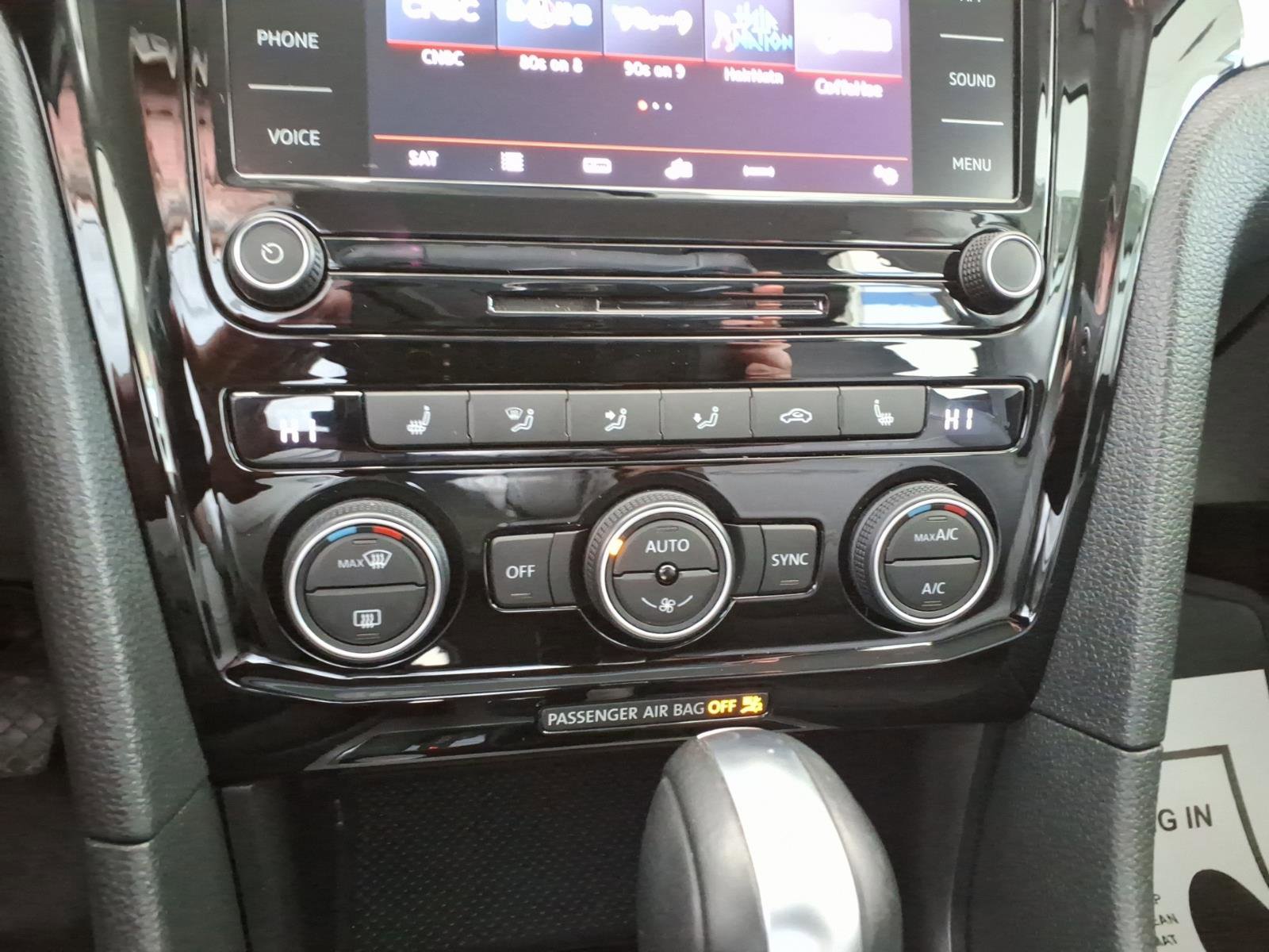 Used 2020 Volkswagen Passat 2.0T SE image 24