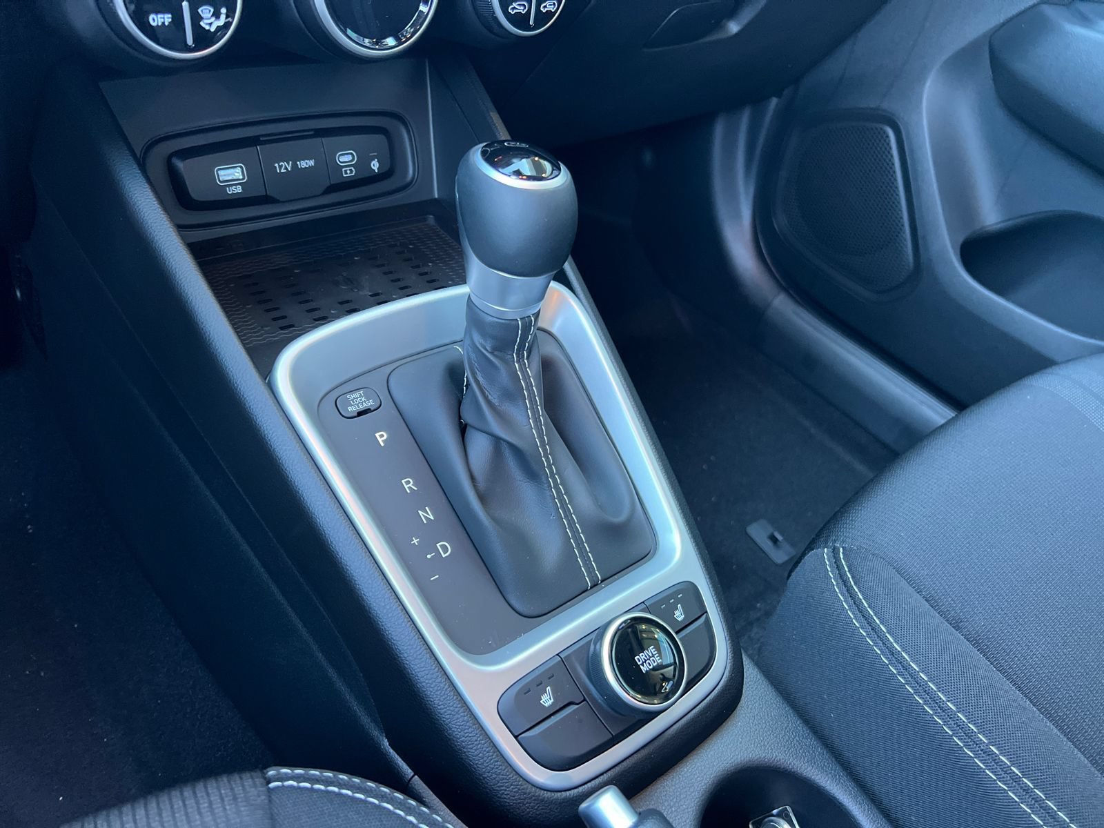 New 2026 Hyundai Venue SEL FWD image 27