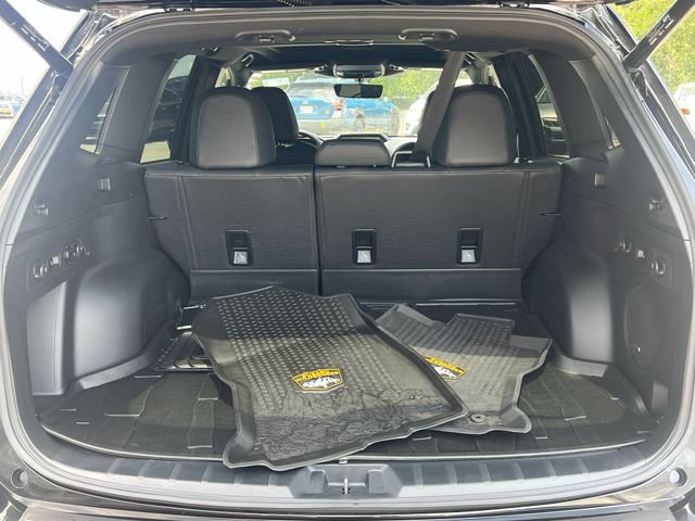 Certified 2025 Subaru Forester Wilderness w/ Convenience Package AWD/4WD image 41