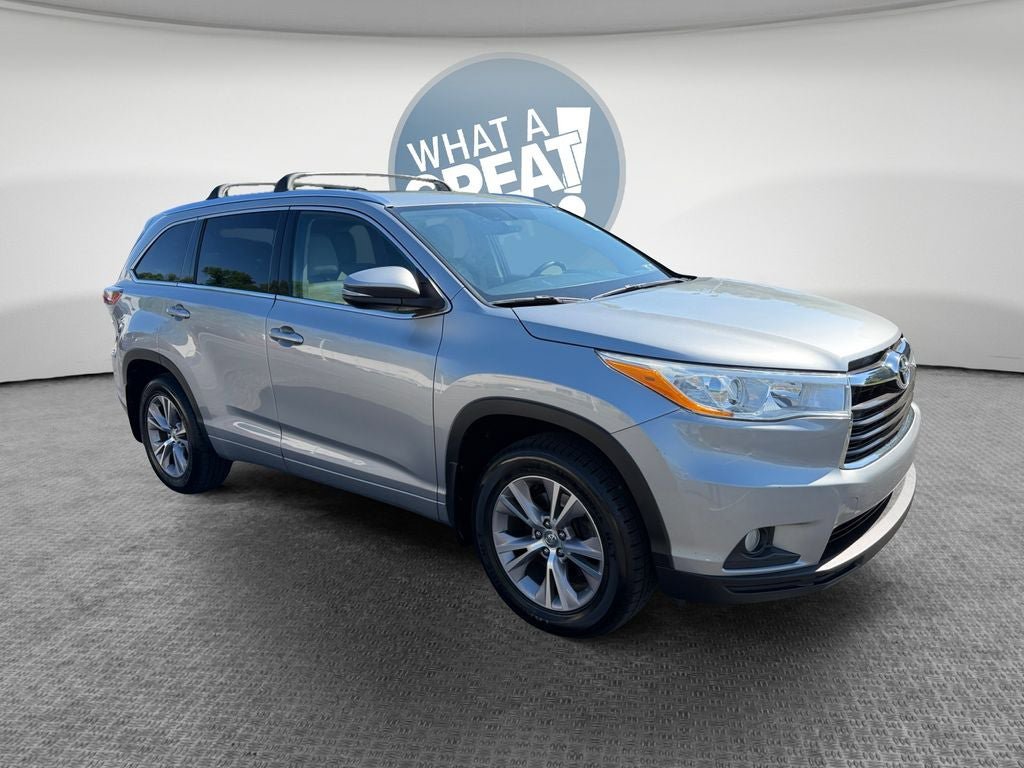 Used 2014 Toyota Highlander XLE AWD/4WD video 1