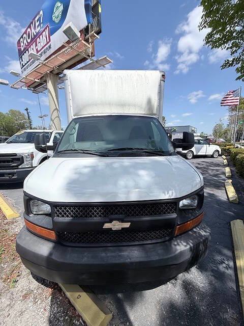 Used 2011 Chevrolet Express 3500 RWD image 9