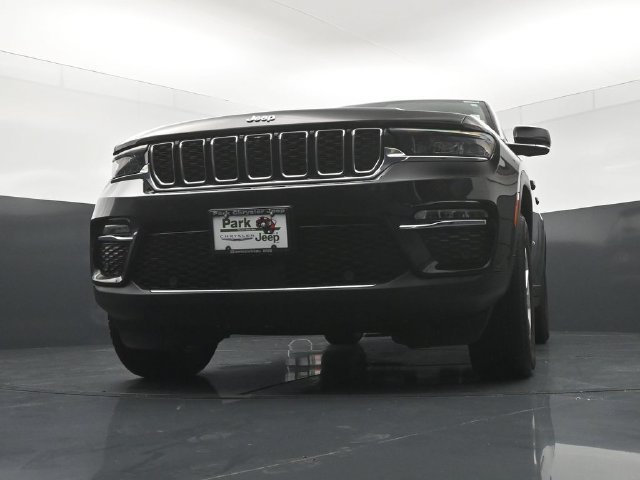 Used 2023 Jeep Grand Cherokee Limited w/ Luxury Tech Group II AWD/4WD image 19
