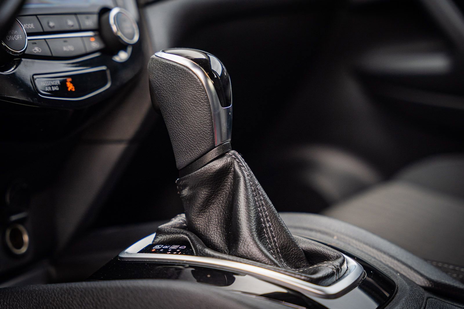 Used 2017 Nissan Rogue SV image 29