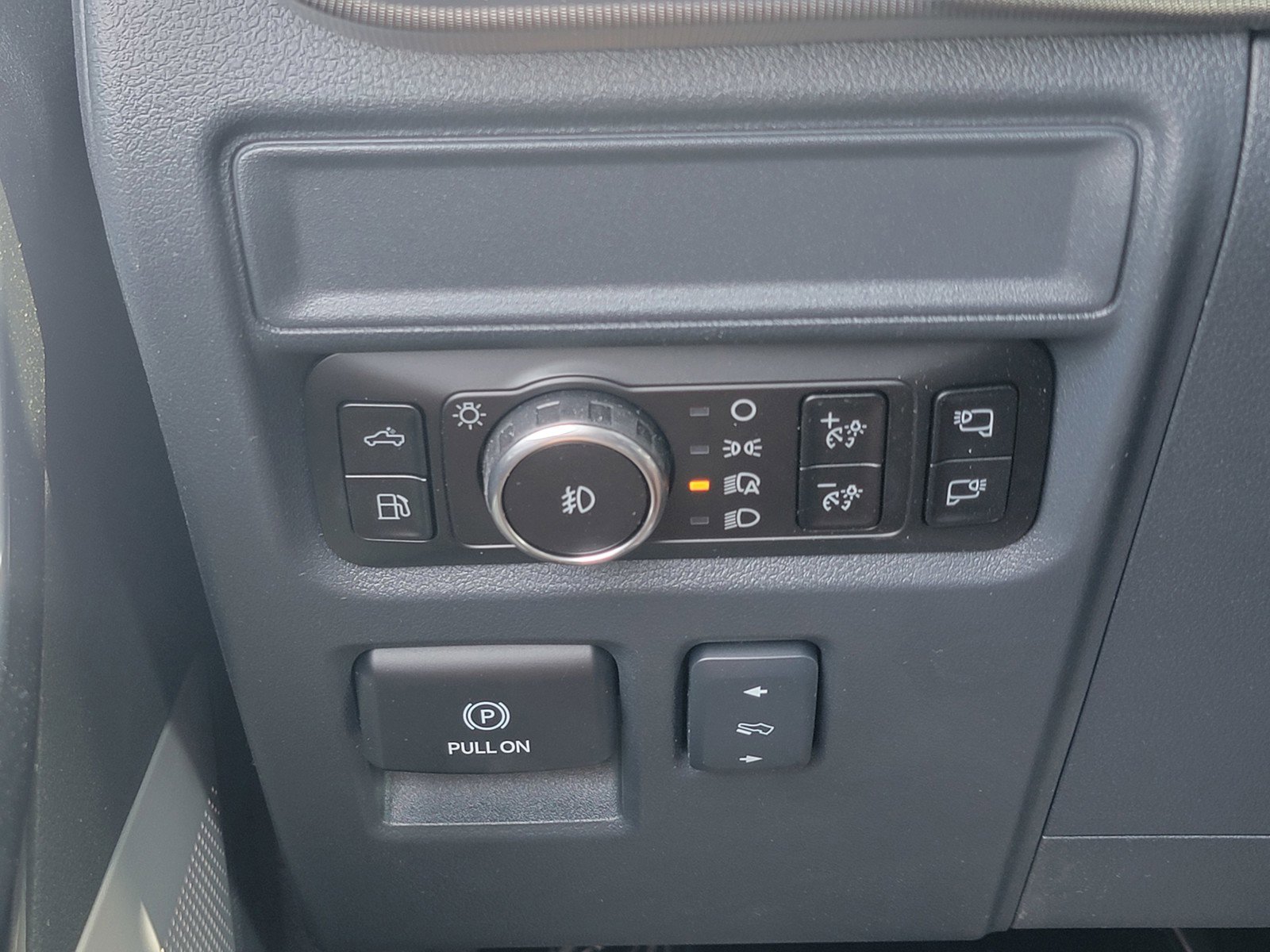 New 2025 Ford F150 Platinum w/ Equipment Group 702A High image 24