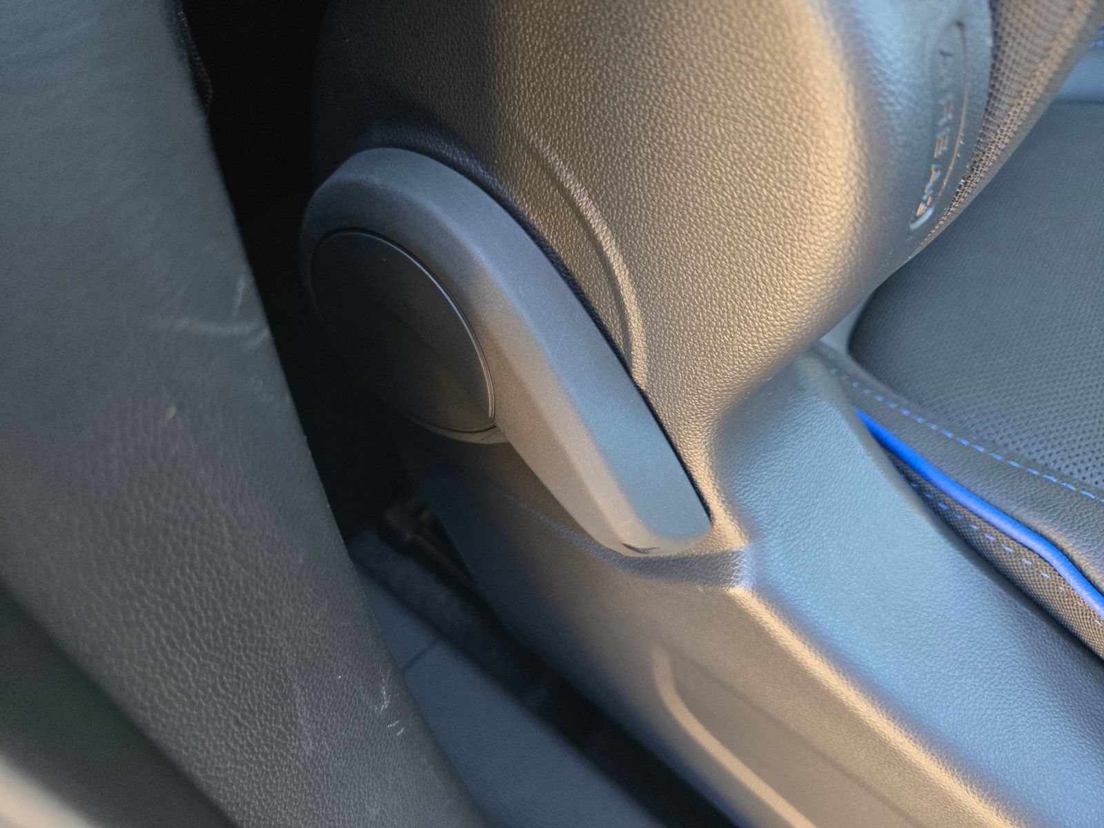 Used 2025 Buick Encore GX Sport Touring w/ Comfort Package FWD image 25