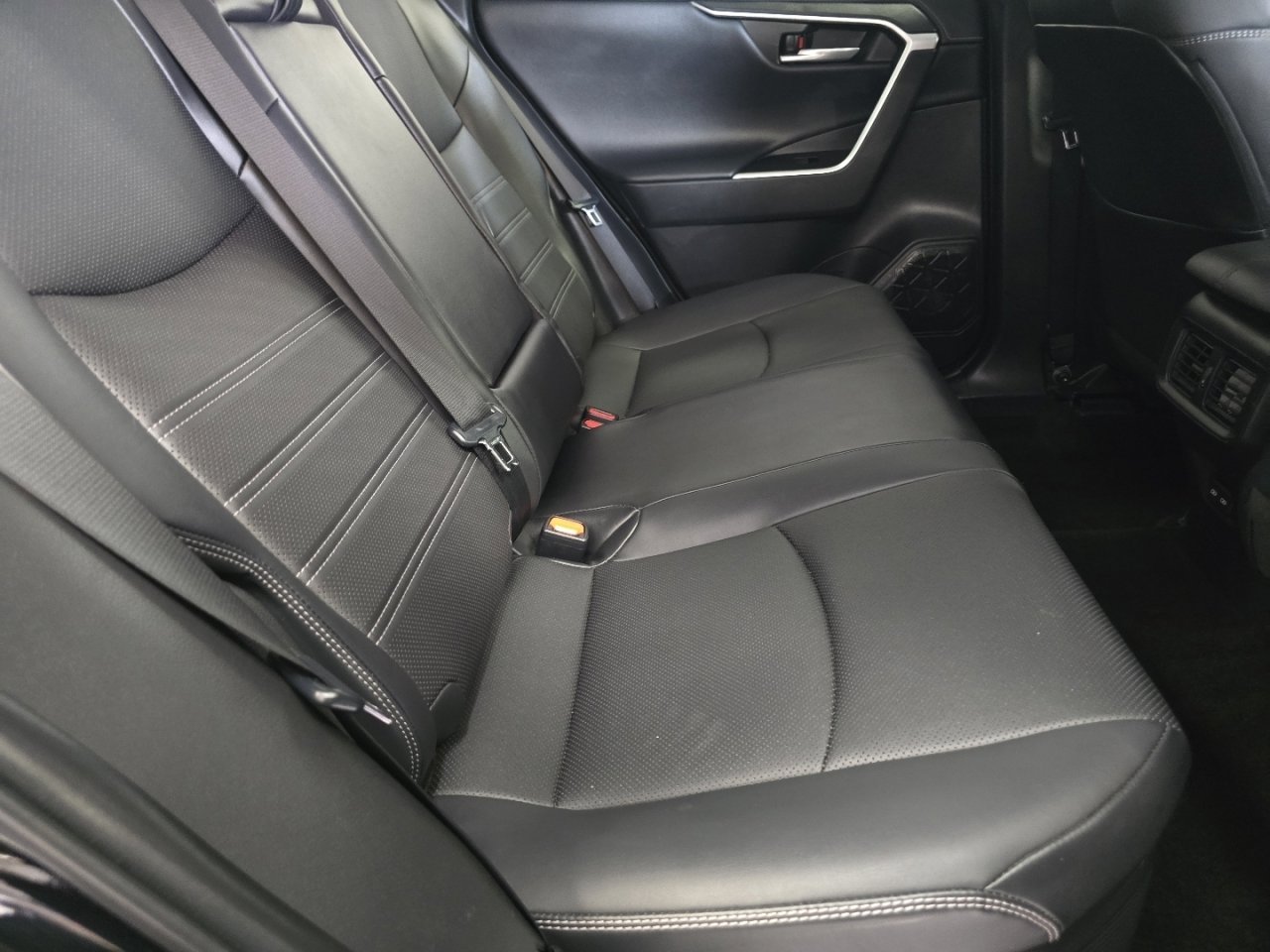 Used 2023 Toyota RAV4 Limited AWD/4WD image 23