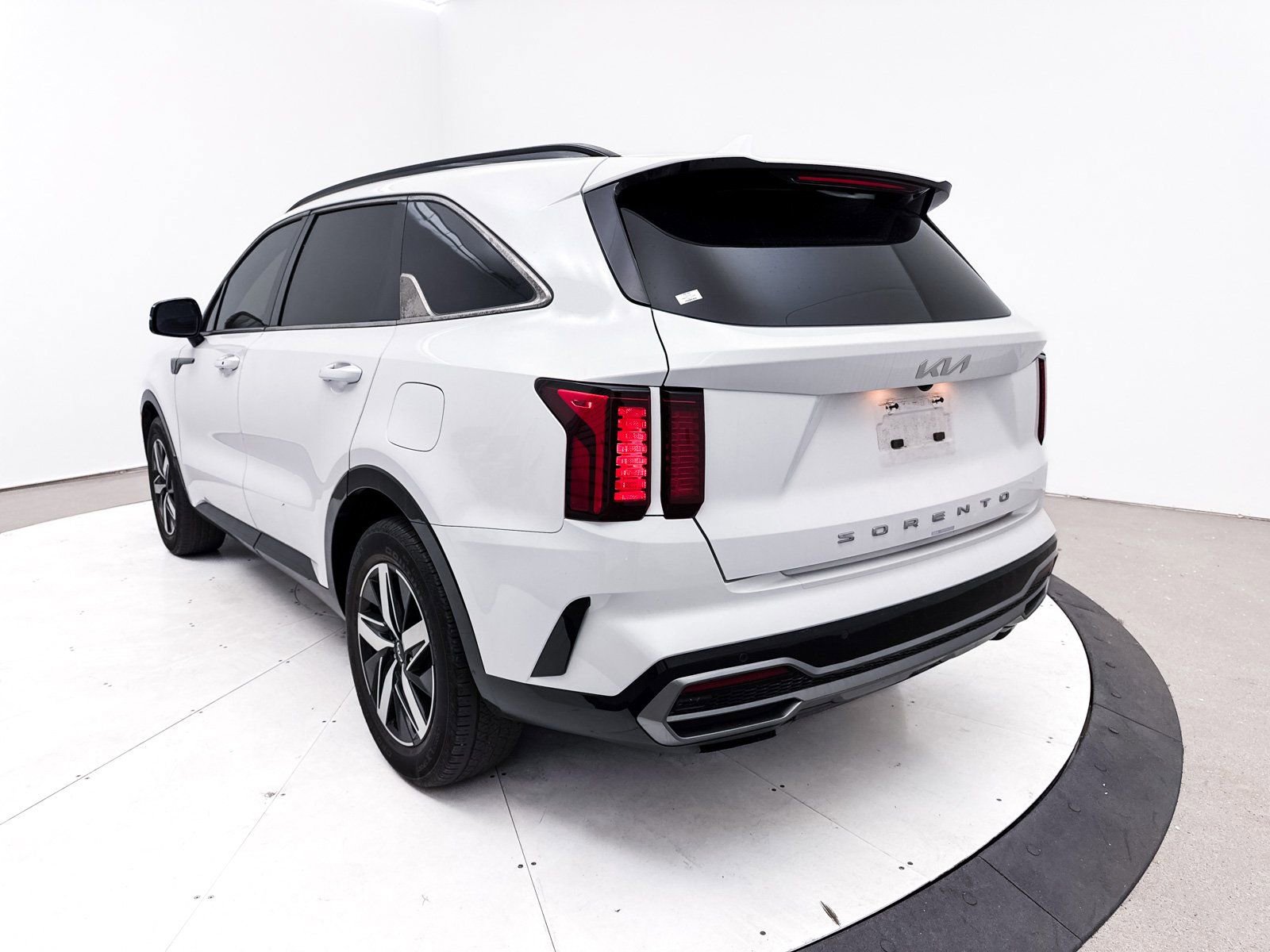 Used 2022 Kia Sorento S w/ Panoramic Sunroof Package image 16
