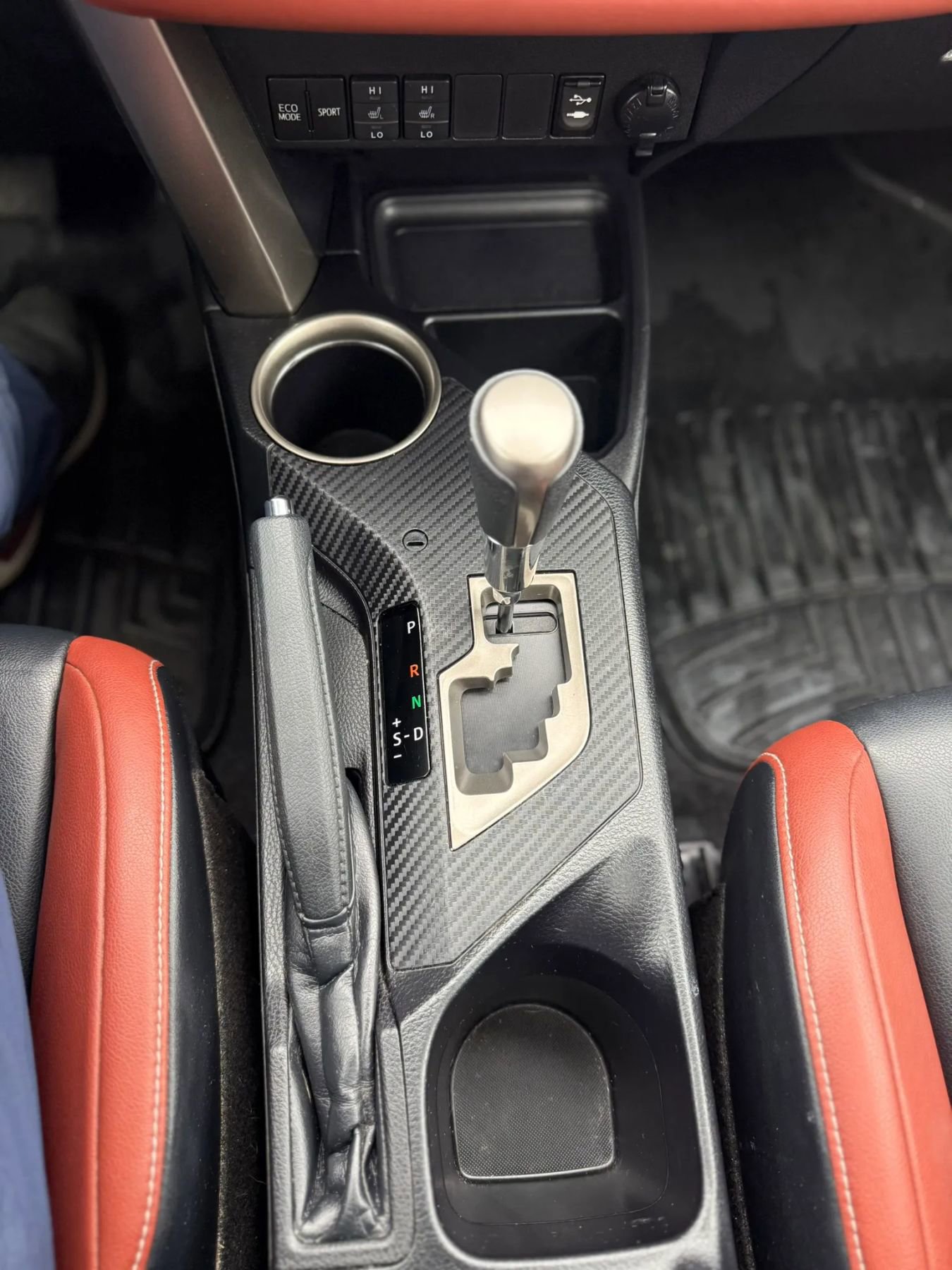 Used 2015 Toyota RAV4 Limited image 26