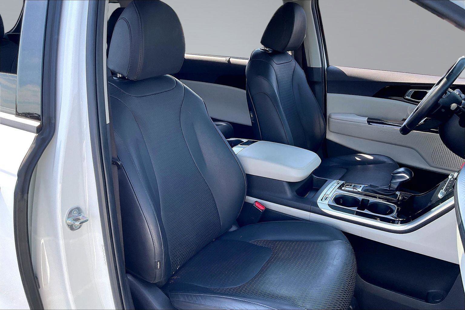 Used 2024 Kia Carnival SX Prestige FWD image 8