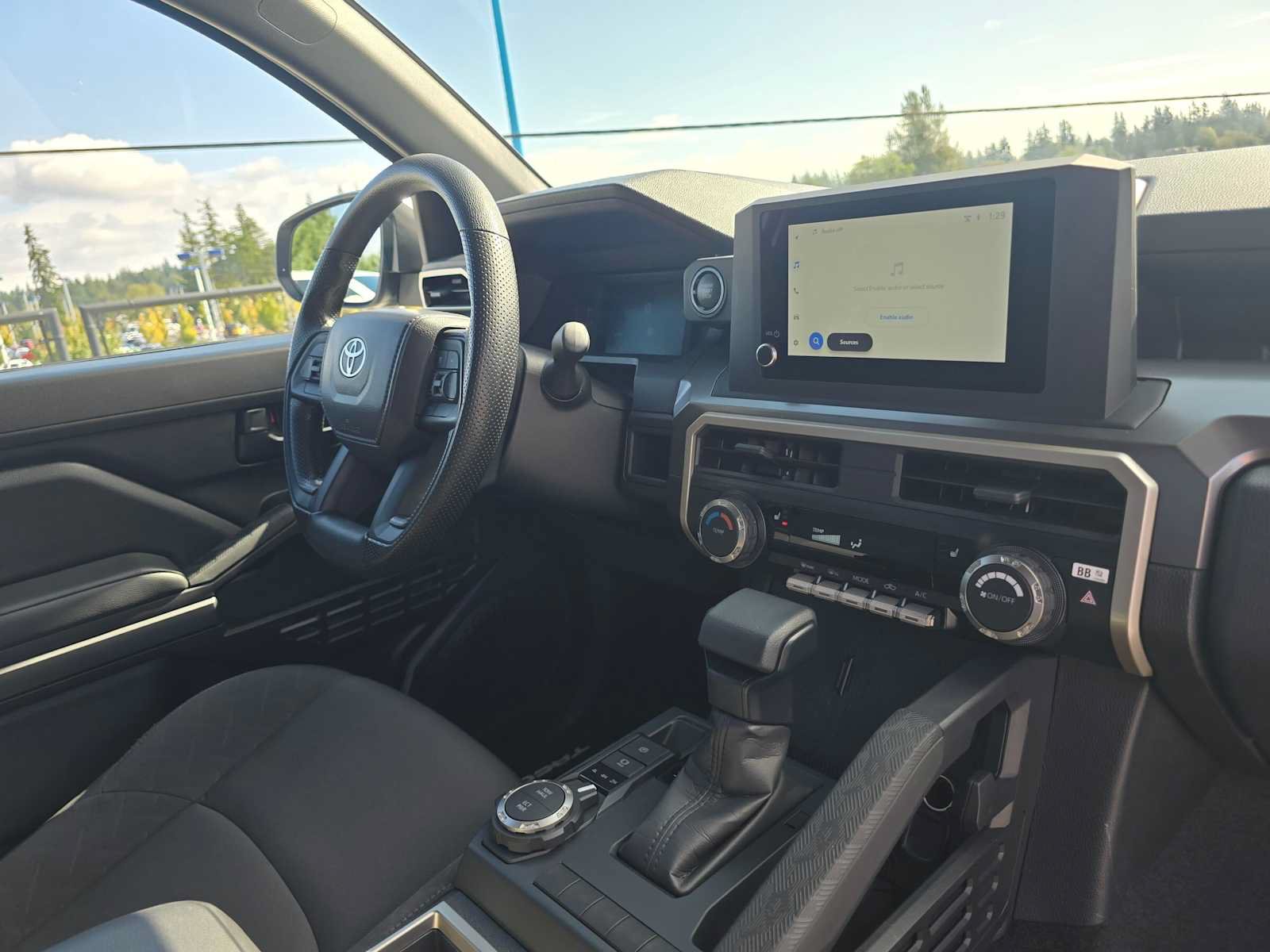 Certified 2025 Toyota Tacoma SR5 AWD/4WD image 10