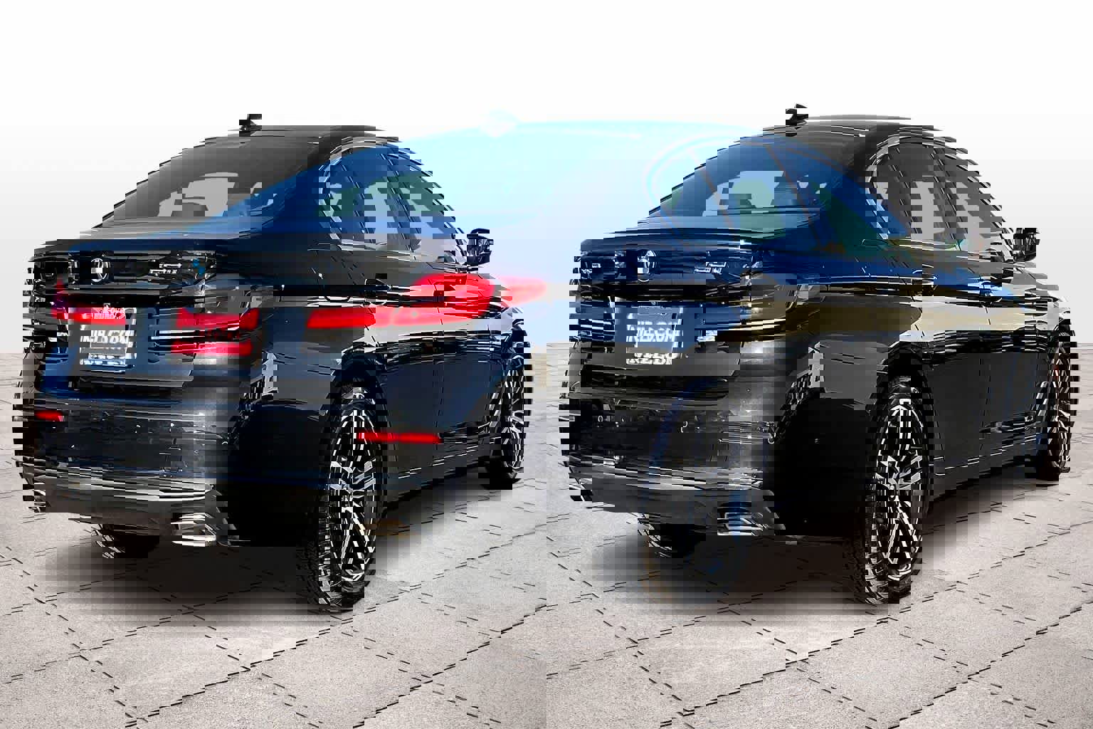 Used 2022 BMW 530i xDrive w/ Premium Package image 16