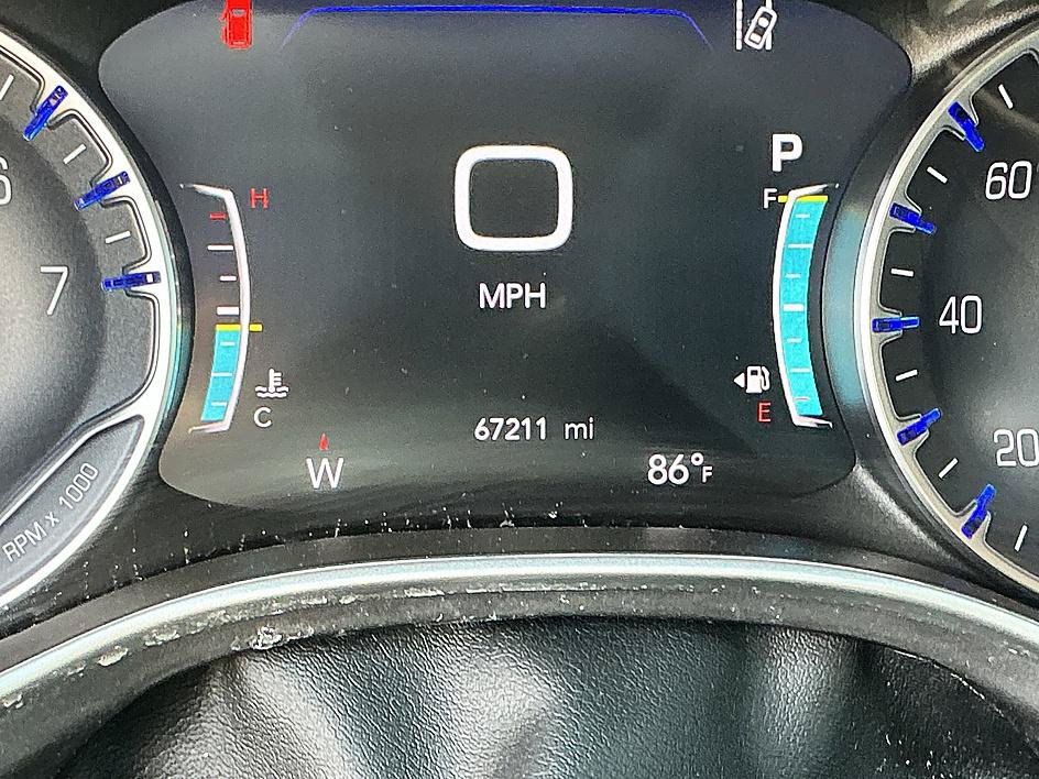 Used 2024 Chrysler Pacifica Touring-L FWD image 16