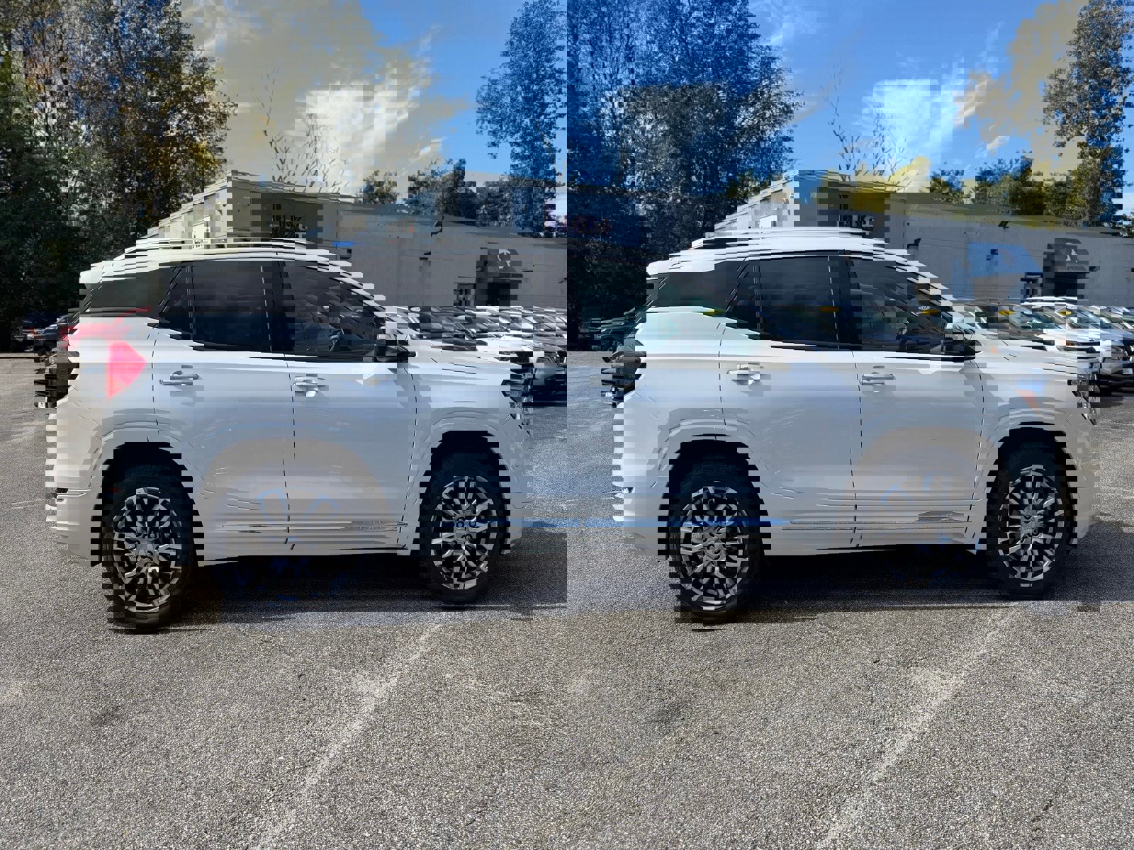 Used 2023 GMC Terrain Denali w/ Denali Premium Package image 5