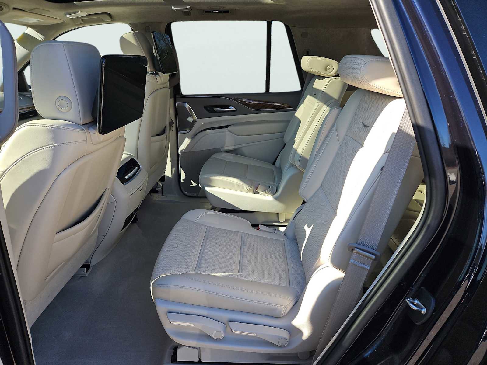 Used 2021 Cadillac Escalade Premium Luxury Platinum image 39