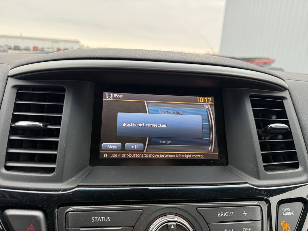 Used 2014 Nissan Pathfinder SV image 17