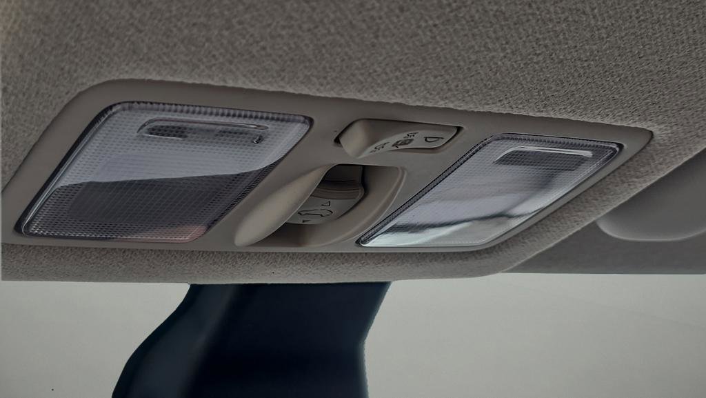 New 2026 Hyundai Venue SEL FWD image 25