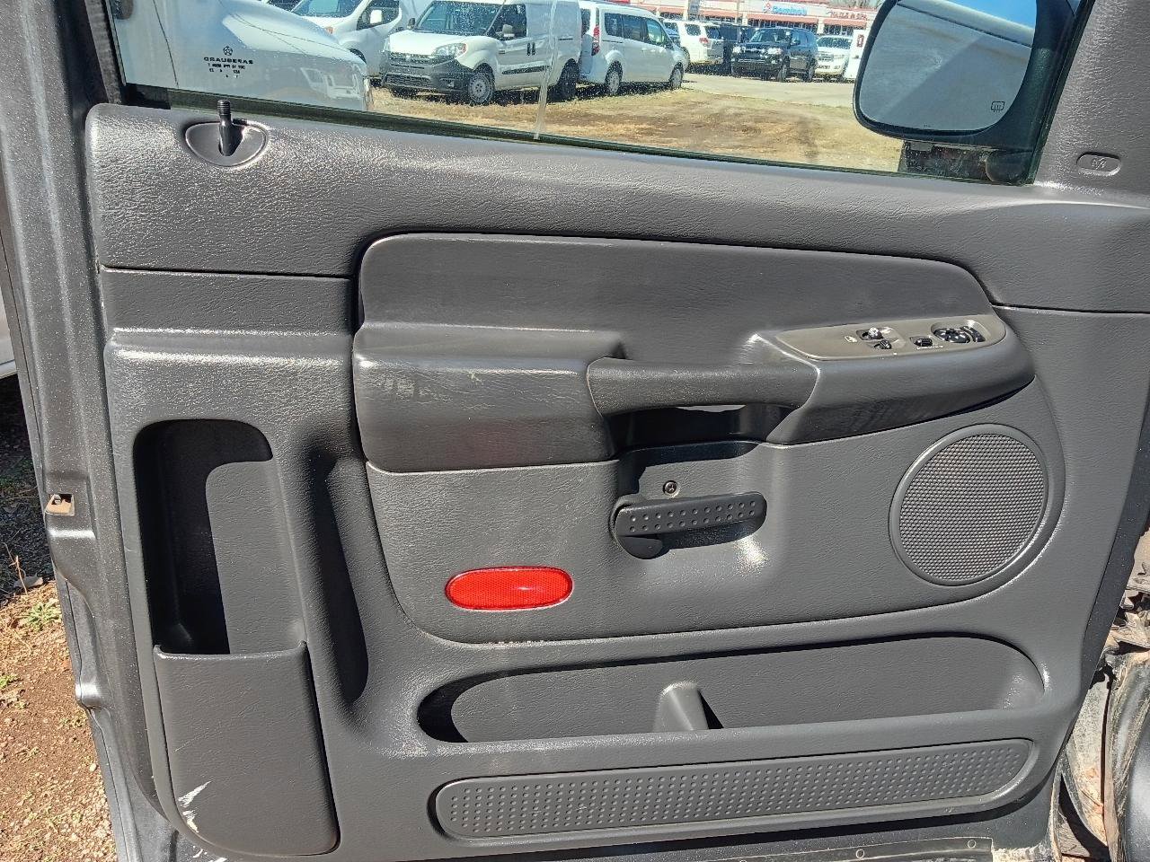 Used 2004 Dodge Ram 1500 Truck SLT image 9