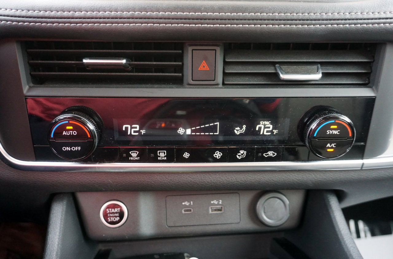 Used 2023 Nissan Rogue SV image 14