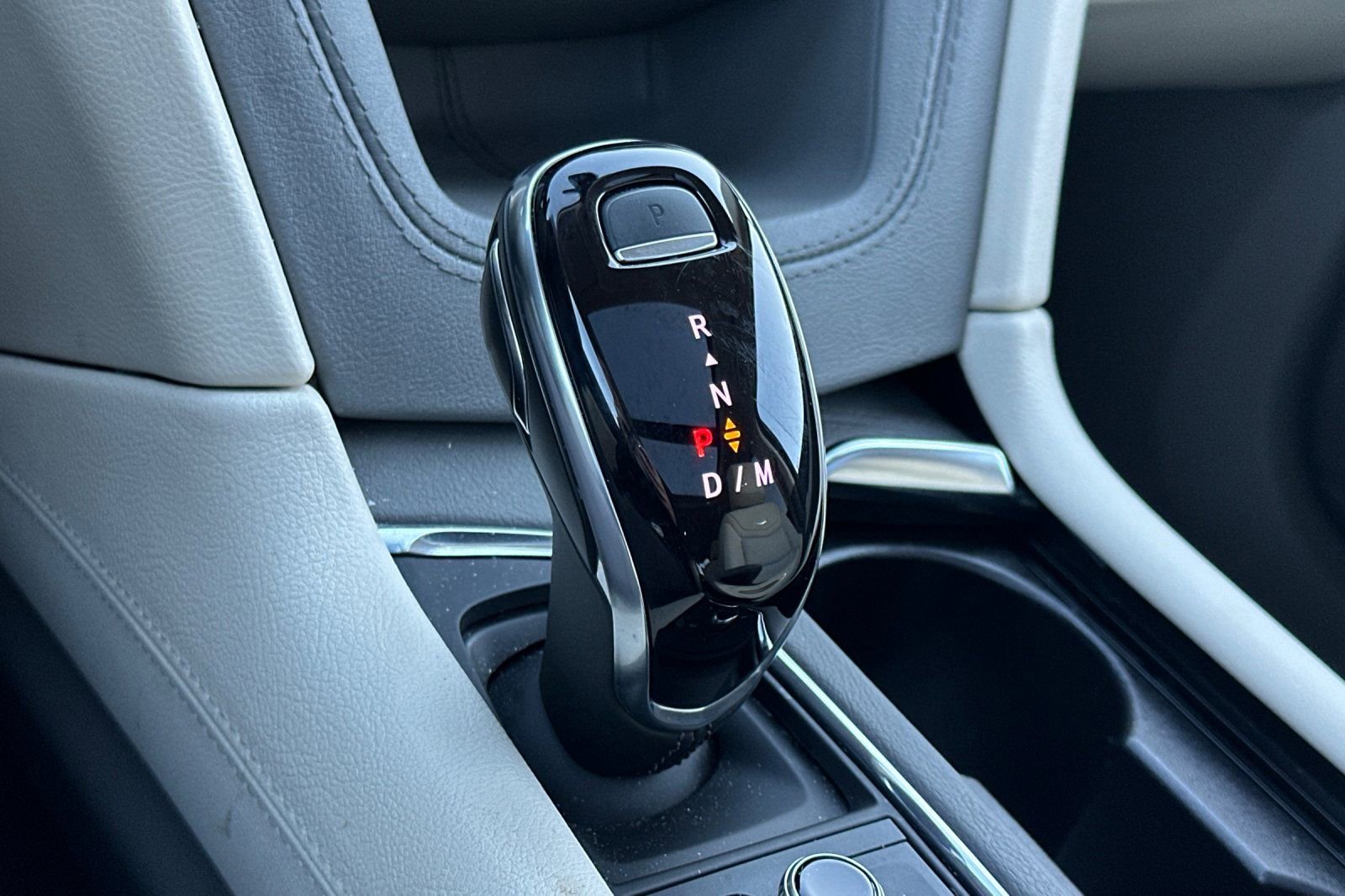 Certified 2025 Cadillac XT6 Premium Luxury image 35