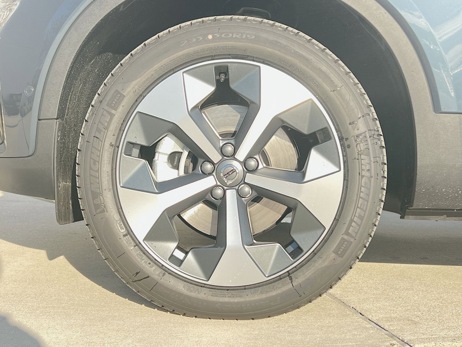 New 2026 Volvo XC40 B4 Plus w/ Protection Package Premier image 12