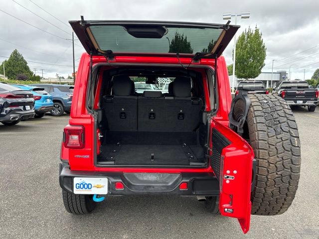 Used 2024 Jeep Wrangler Unlimited Sahara AWD/4WD image 32
