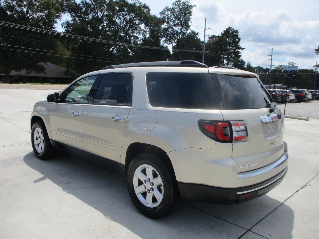 Used 2014 GMC Acadia SLE FWD image 21