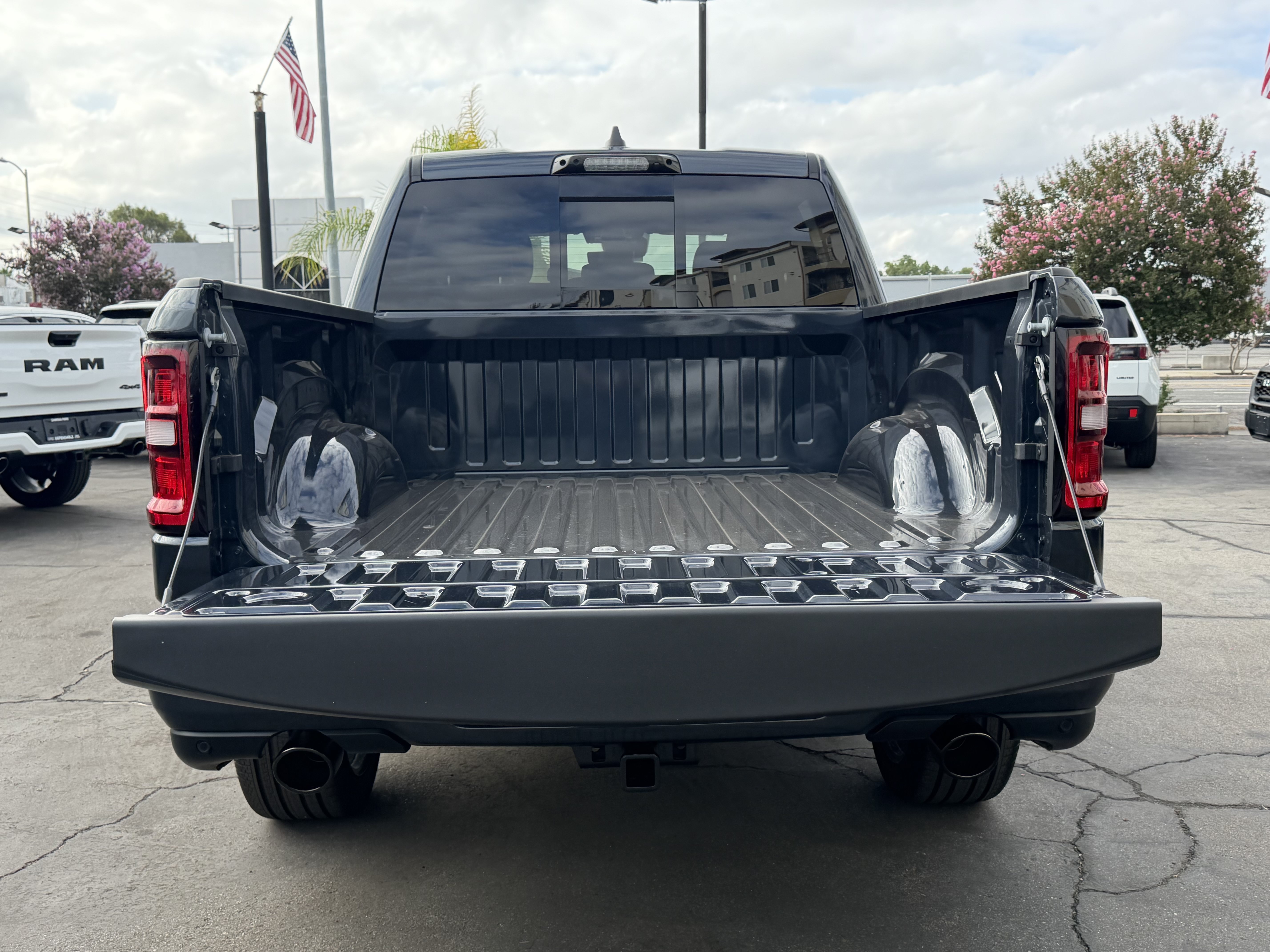 New 2026 RAM 1500 Laramie w/ Night Edition AWD/4WD image 17