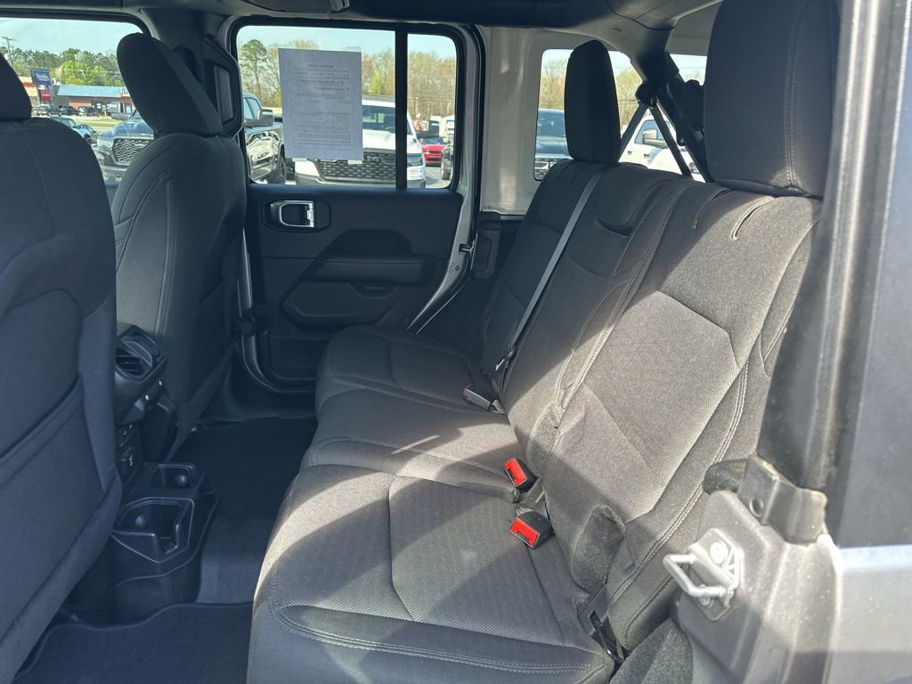 Used 2019 Jeep Wrangler Unlimited Sahara image 23