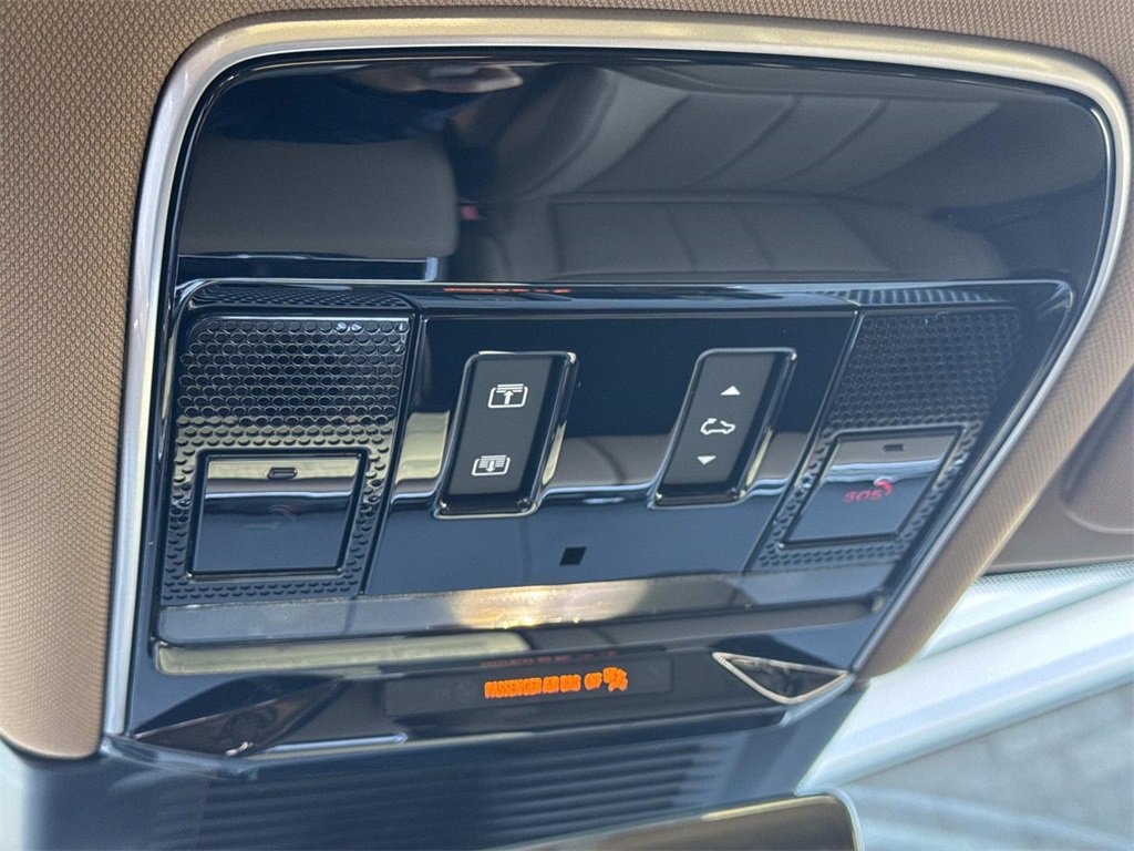 New 2026 Land Rover Range Rover Long Wheelbase SE image 23