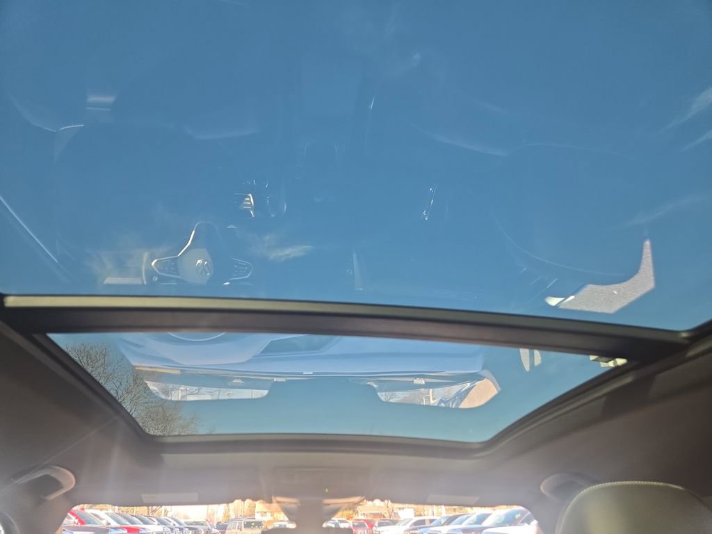 Used 2024 Volkswagen Tiguan SEL R-Line image 17