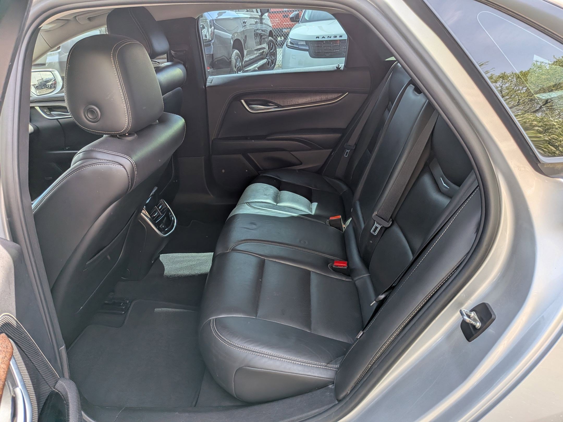 Used 2019 Cadillac XTS Luxury image 24