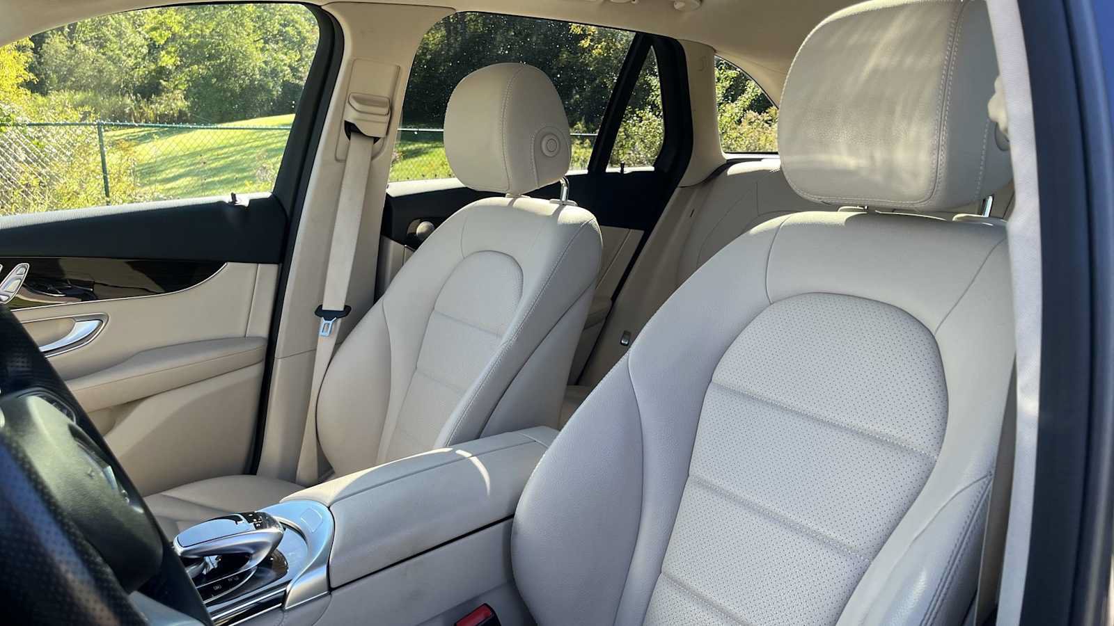 Used 2018 Mercedes-Benz GLC 350e 4MATIC image 29