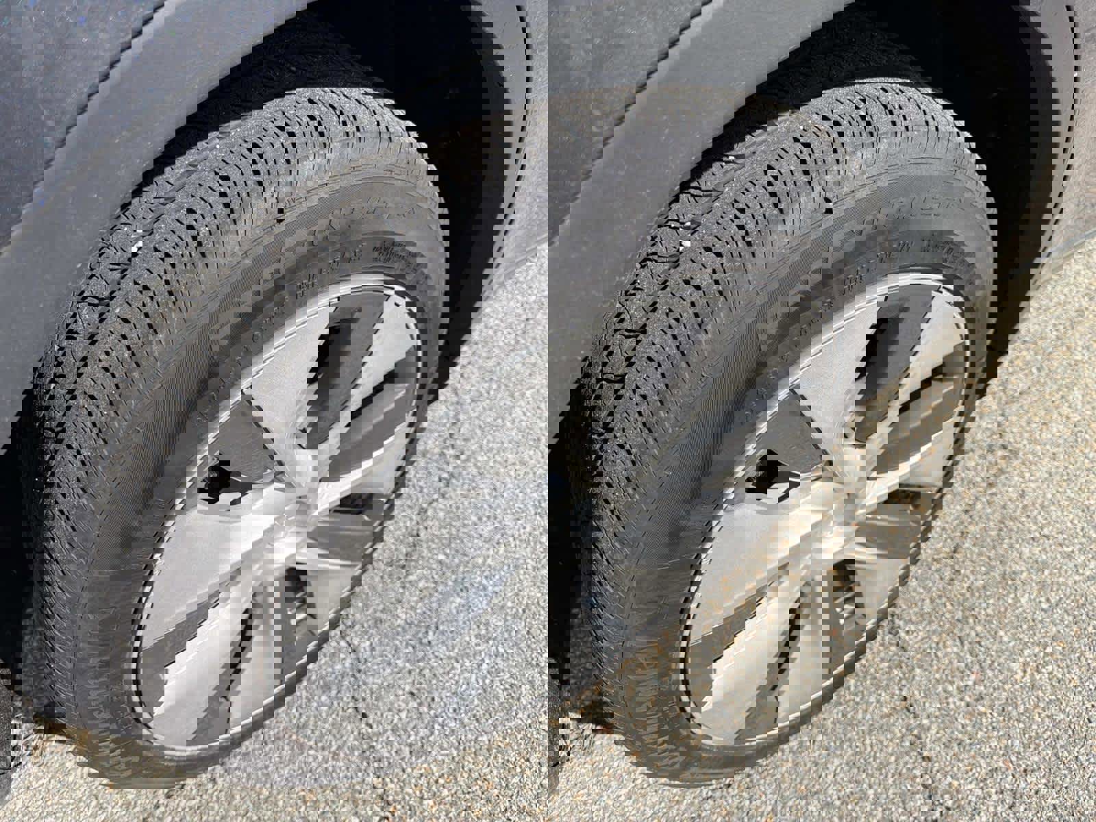 Used 2023 Tesla Model Y AWD image 18