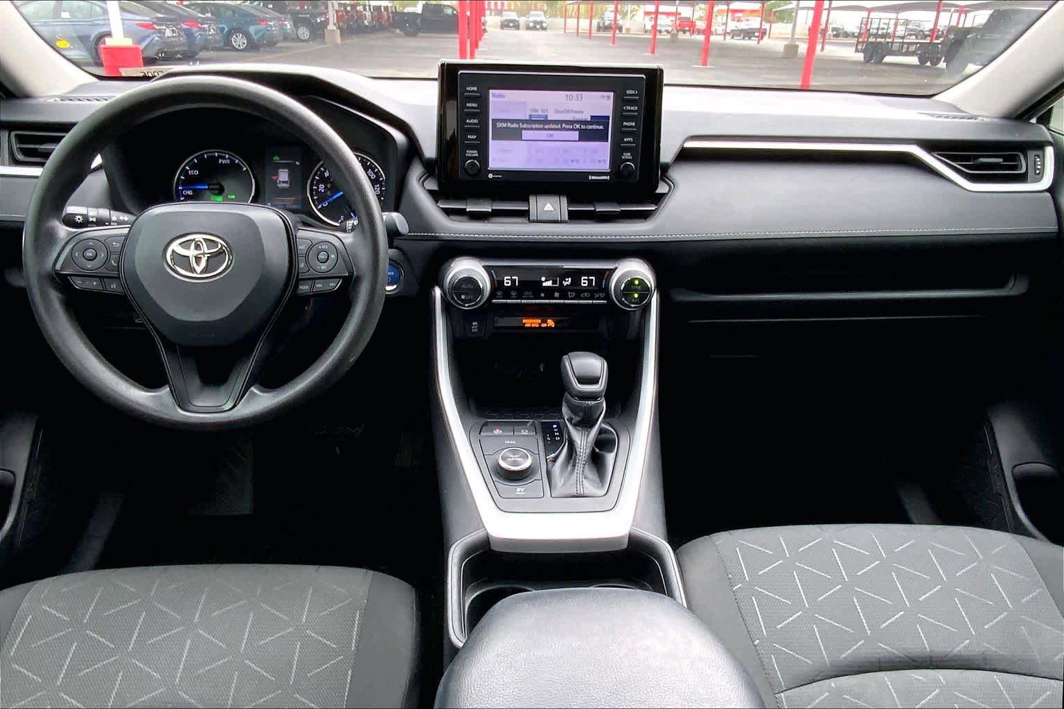 Used 2021 Toyota RAV4 XLE w/ Convenience Package AWD/4WD image 16