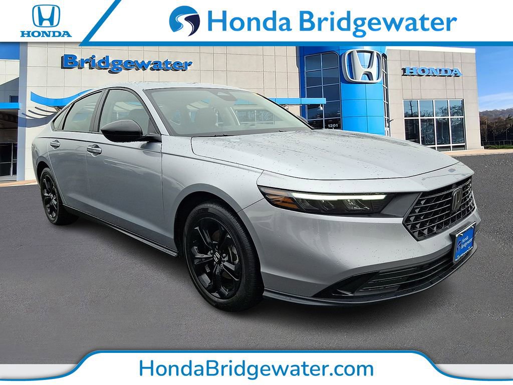 Used 2025 Honda Accord SE image 1