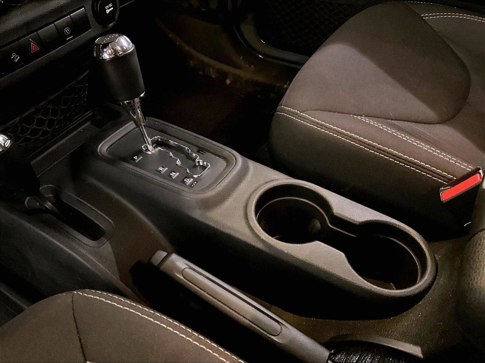 Used 2014 Jeep Wrangler Sahara w/ Dual Top Group image 17