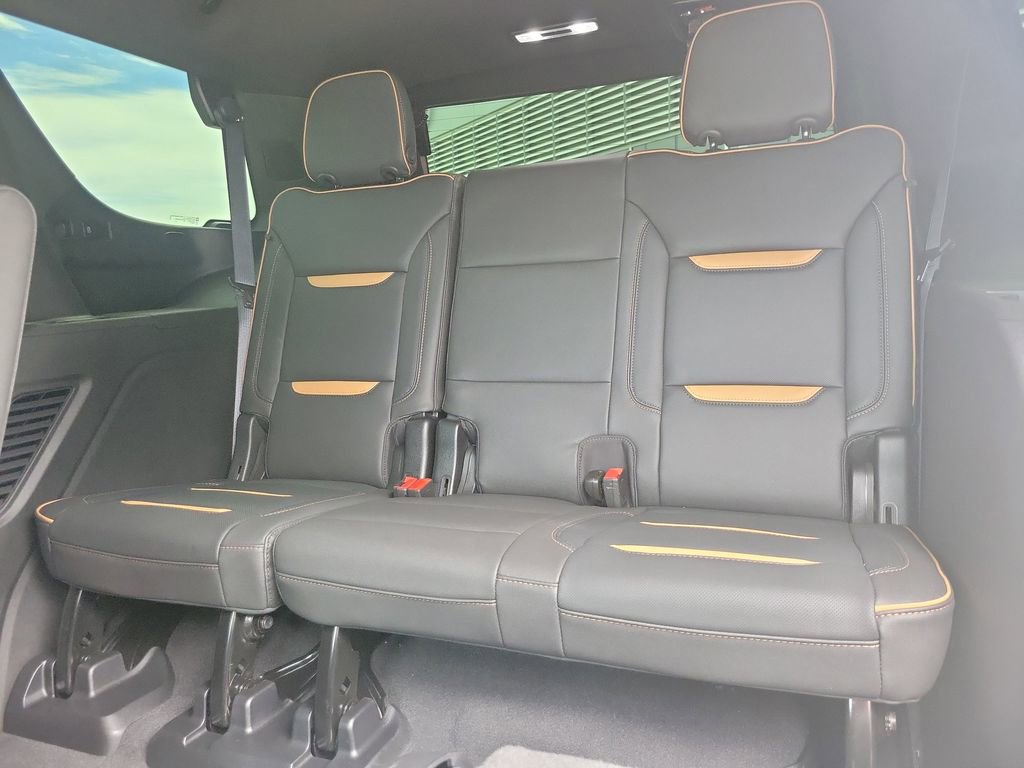 Used 2024 GMC Yukon AT4 AWD/4WD image 6
