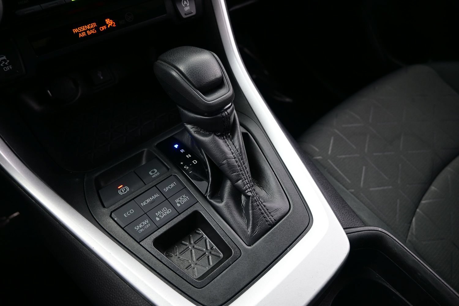 Used 2020 Toyota RAV4 XLE AWD/4WD image 21