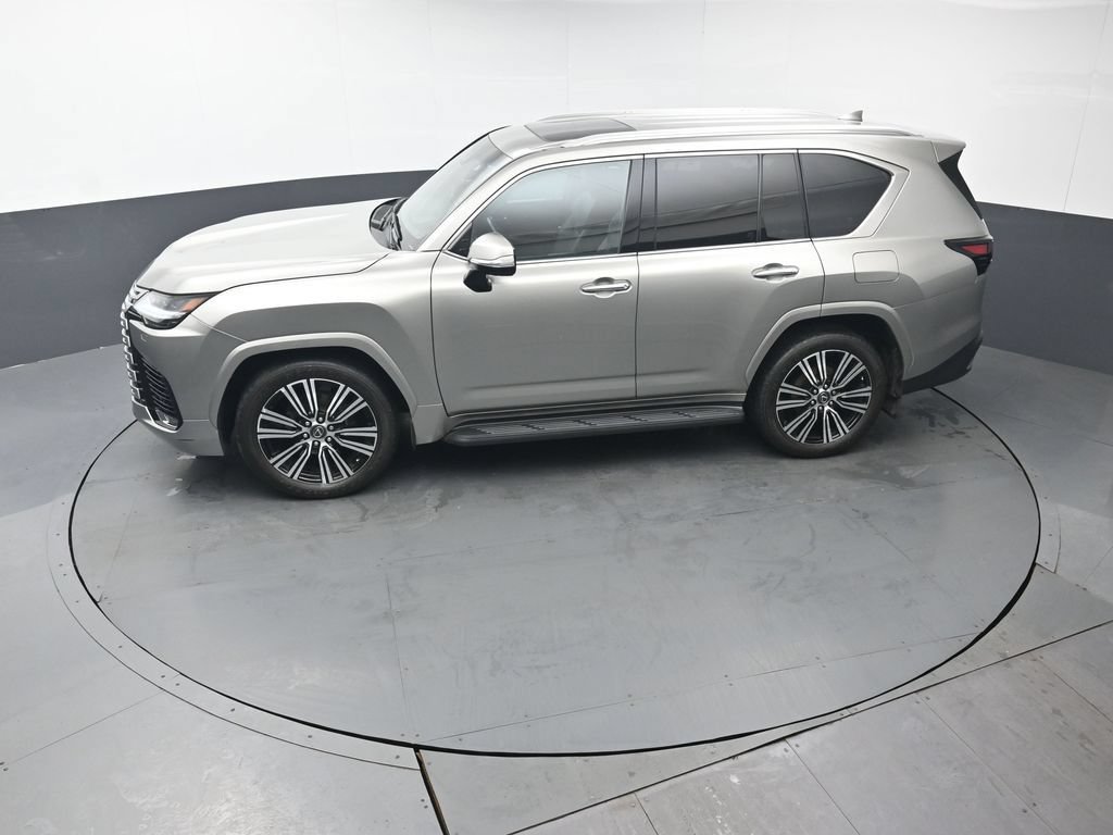 Used 2023 Lexus LX 600 4WD w/ Luxury Package image 44